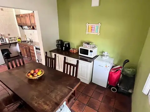 VENTA - Casa de 3 ambientes desarrollada en 2 plantas, con patio y pileta