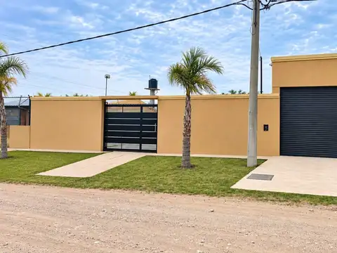 CASA QUINTA CON PILETA Y GALPON