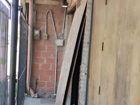 CASA EN 2 PLANTAS CON DOS LOCALES
