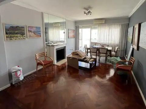 Venta. Dpto 4 amb c/depend. Balcón. Av Córdoba y Cerrito. 