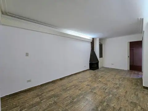 Av, Rivadavia 13874 , Piso Entrepiso