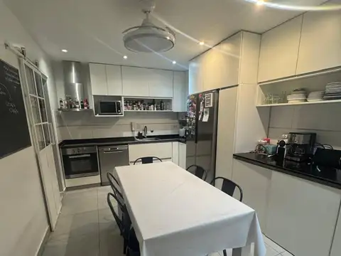 Departamento 4 ambientes con 2 baños