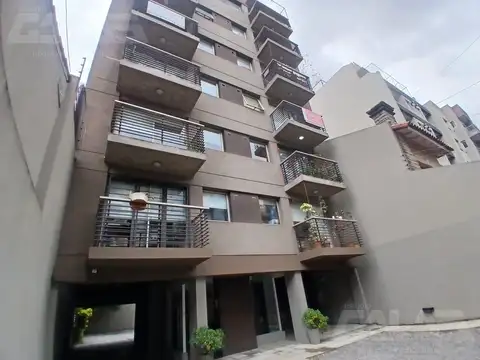 ALQUILER DEPARTAMENTO - Semipiso 2 Ambientes 62 m² con Doble Balcón a 3 Cuadras de Estación Castelar