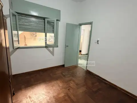 Depto Tipo Casa en Alquiler en Lomas del Mirador, $ 780.000
