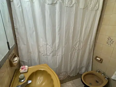 Chalet en 2 plantas! 4 amb c/ jardin y cochera.