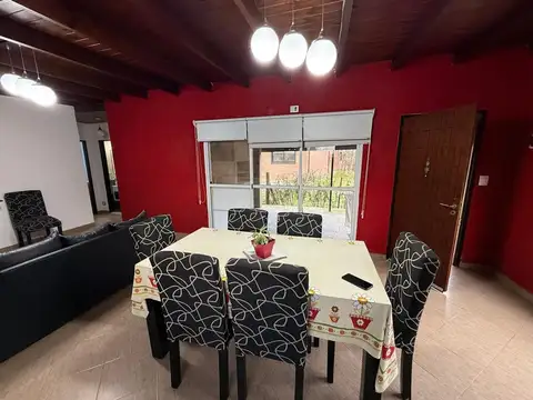 CASA EN VENTA EN DOMNSELAAR CHICO
