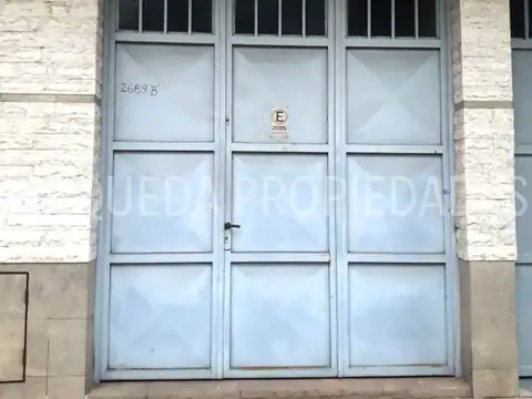Alquiler Local O Deposito 25 M2 , Entrada Porton Disponible en 15 dias