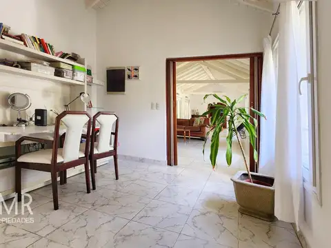 Casa en Venta con 4 cocheras