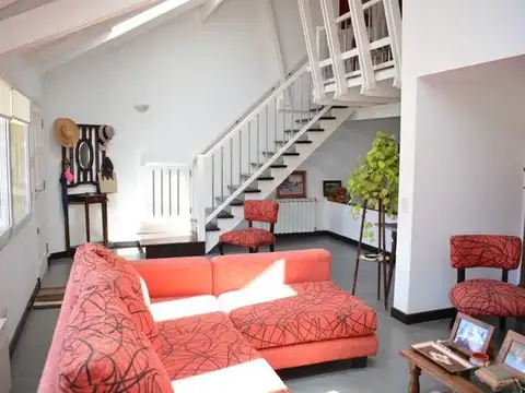 CHALET 4 AMBIENTES. CHAUVIN.