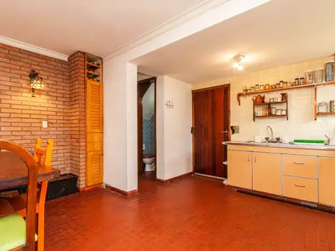 VENTA CASA 4 AMB. C/ FONDO-ADROGUE -APTO CREDITO