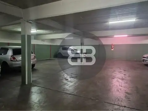 Cochera en venta - Villa ballester centro