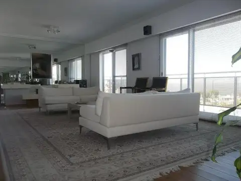 Departamento en Alquiler de 3 dormitorios