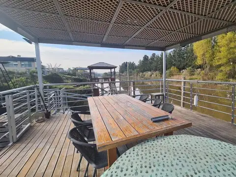 Venta Casa al Río en San Benito Villanueva con Muelle y Amarra AMT