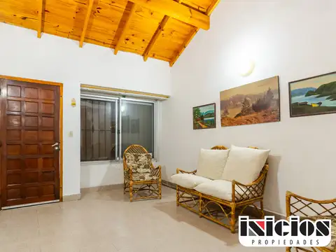 Hermoso Chalet Amplio y Funcional - C1046