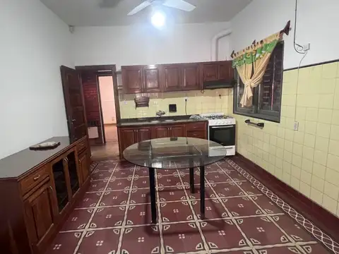 Casa 4 ambientes con 1 baño