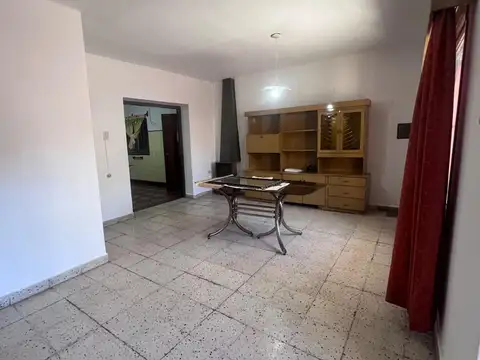 Casa en Alquiler con 1 cochera