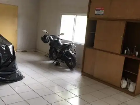 GALPONES INDUSTRIALES CON OFICINAS  JUAN JOSE PASO Y  CULLEN