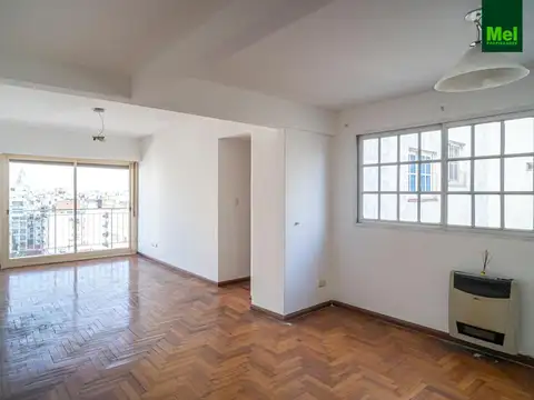 Excelente 3 ambientes muy luminoso al frente con cochera