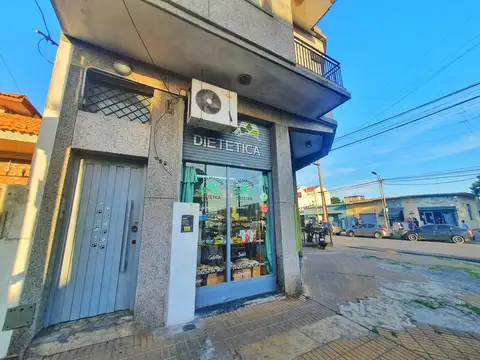 VENTA LOCAL CON CASA QUILMES