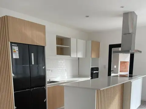 Casa en Alquiler en Pilar, USD 900