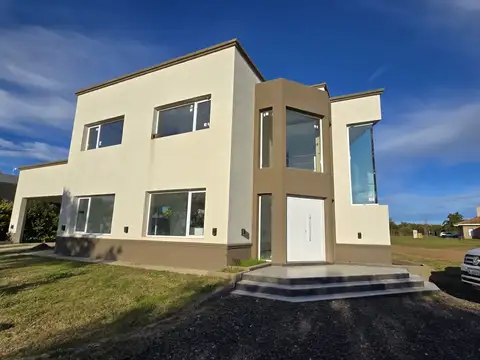 Casa 3 dormtiorios - Colón, Entre Ríos