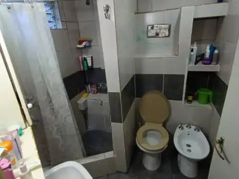 Casa 3 ambientes + departamento 2 ambientes al frente
