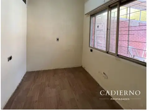 CASA DE TRES DORMITORIOS + GALPON EN VENTA