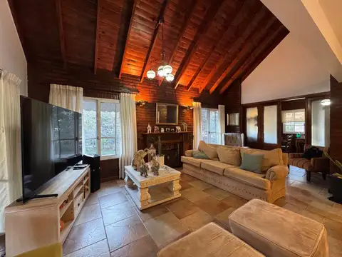 Casa en Venta con 5 cocheras