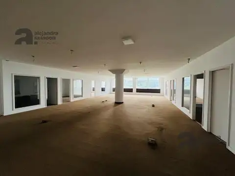 OPOTUNIDAD! INCREIBLE OFICINA! LUZ- SEG ! ACEPTA FINANCIACION