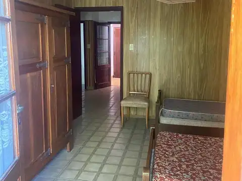 21 y 22 1100, Piso 1