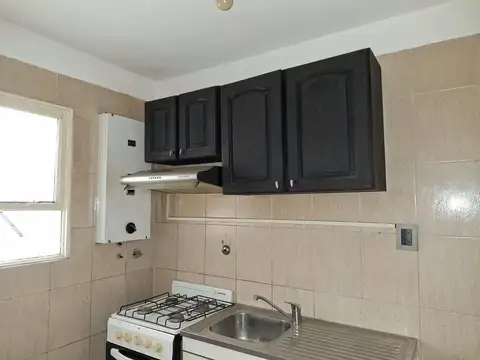2 ambientes amplios.Cocina.Lavadero.1 cuadra subte