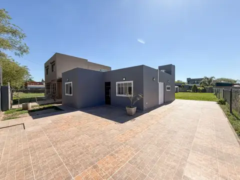 Casa en venta 2 dormitorios Las Tardes Roldán