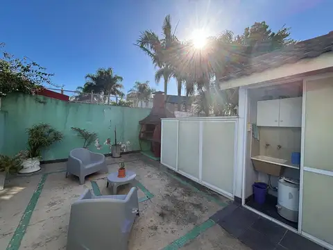 Venta Casa Dúplex 4 Amb Complejo/Cochera. Castelar