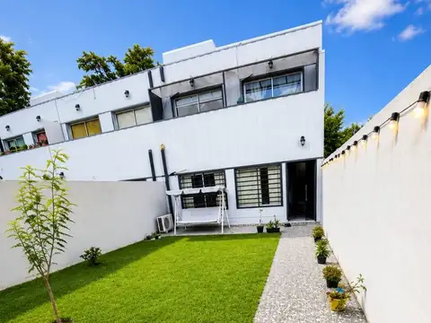 CASA 3 AMBIENTES EN EXCELENTE ESTADO. ESCUCHA OFERTA.