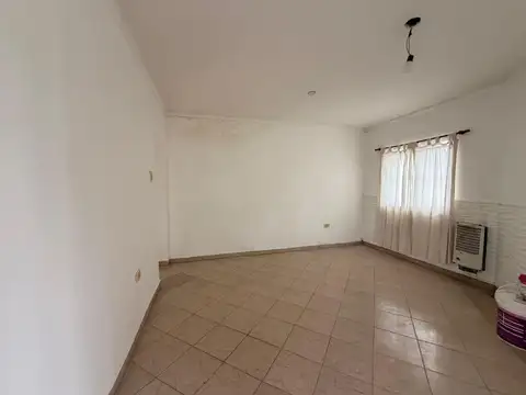 Casa en Alquiler con 1 cochera