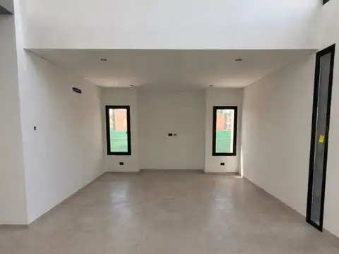 CASA 6 AMBIENTES EN SANTA SOFIA PILAR DEL ESTE