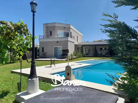 Casa  en Alquiler en Haras Santa María, Barrio El Trébol, Escobar, G.B.A. Zona Norte