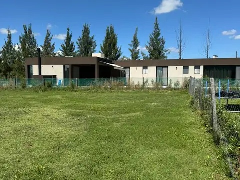 Espectacular Lote en Barrio Náutico Canal Villanueva con amarra incluida