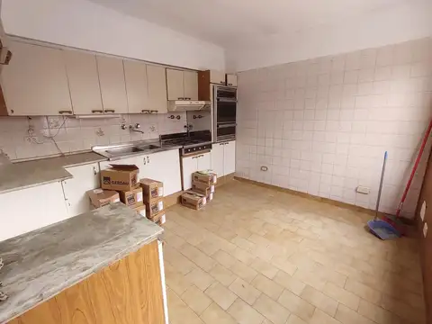 PASCO AL 800 -ABASTO- AMPLIA CASA- LOTE 9.52 X 16.45 -