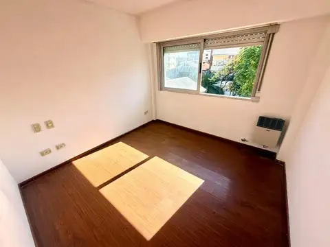 Departamento en Alquiler en Castelar Sur, $ 900.000