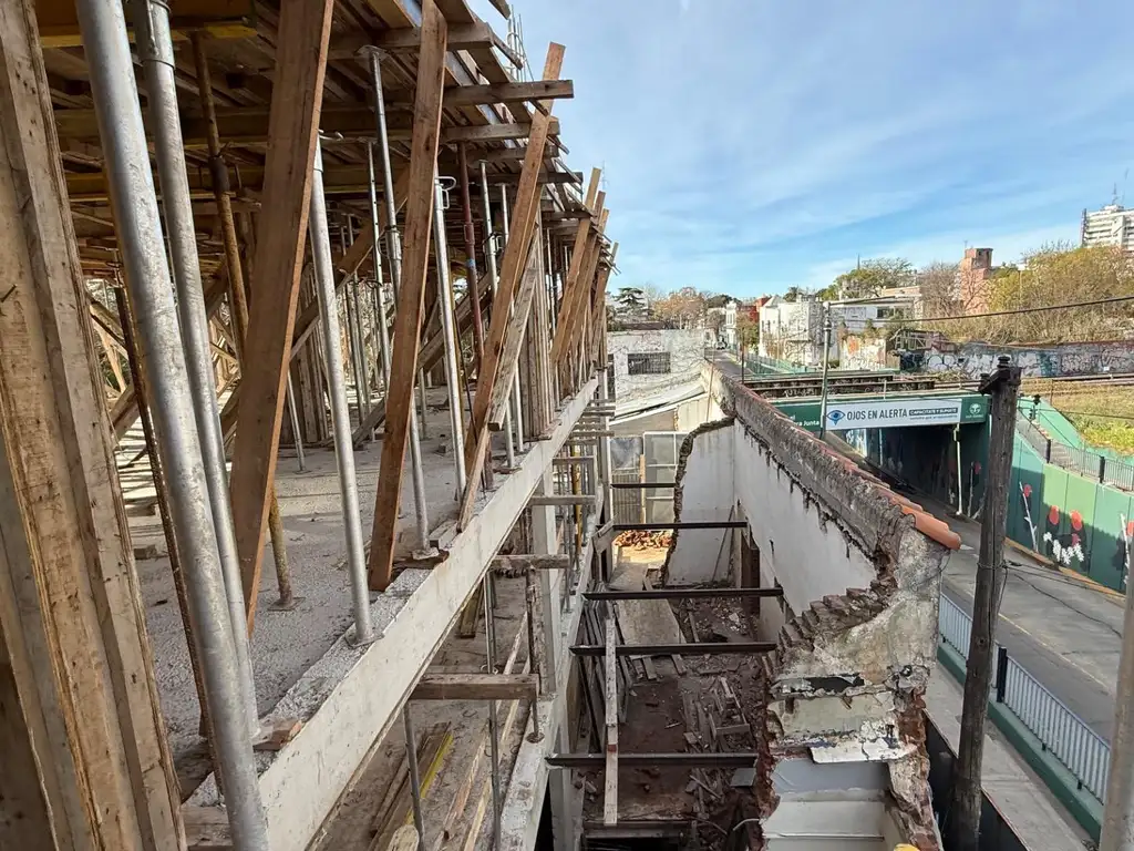 Edificio Terrazas del Alto San Isidro de 31 Unidades en San Isidro Vias / Rolon