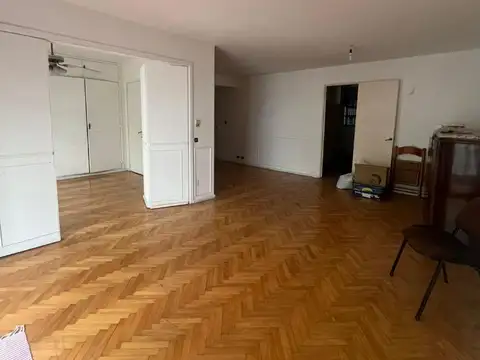 SEMIPISO EN VENTA 3 AMB + DEPENDENCIA CON BALCON, RECOLETA