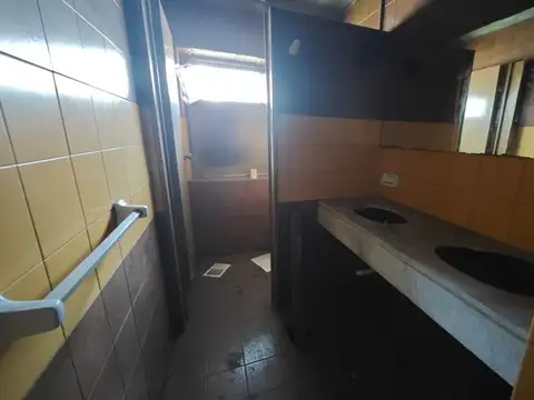 Av Dr Ricardo Balbin y Vicente Lopez, Villa Zapiola 4700