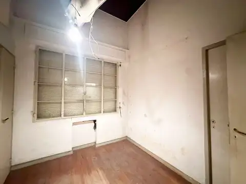VENTA DEPTO 4 AMBIENTES PB 2 PATIOS A REFACCIONAR