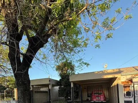 VENTA CASA 3 DORMITORIOS MERLO FONDO LIBRE