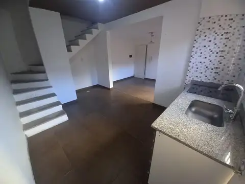 Depto Tipo Casa en Venta en Villa Ballester, USD 84.500
