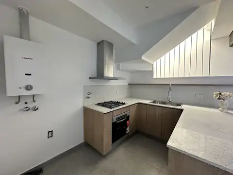 Depto Tipo Casa en Venta en Centro, USD 185.000