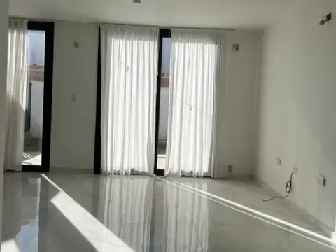 Casa 2 ambientes con 1 baño