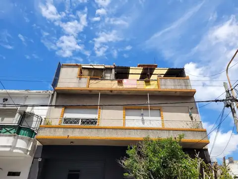 departamento al frente luminoso