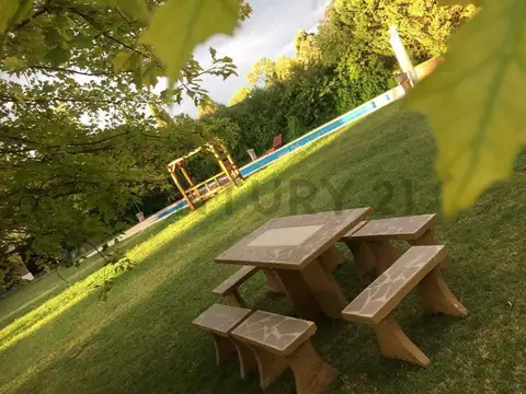 LA FIRMEZA 100, Piso 1